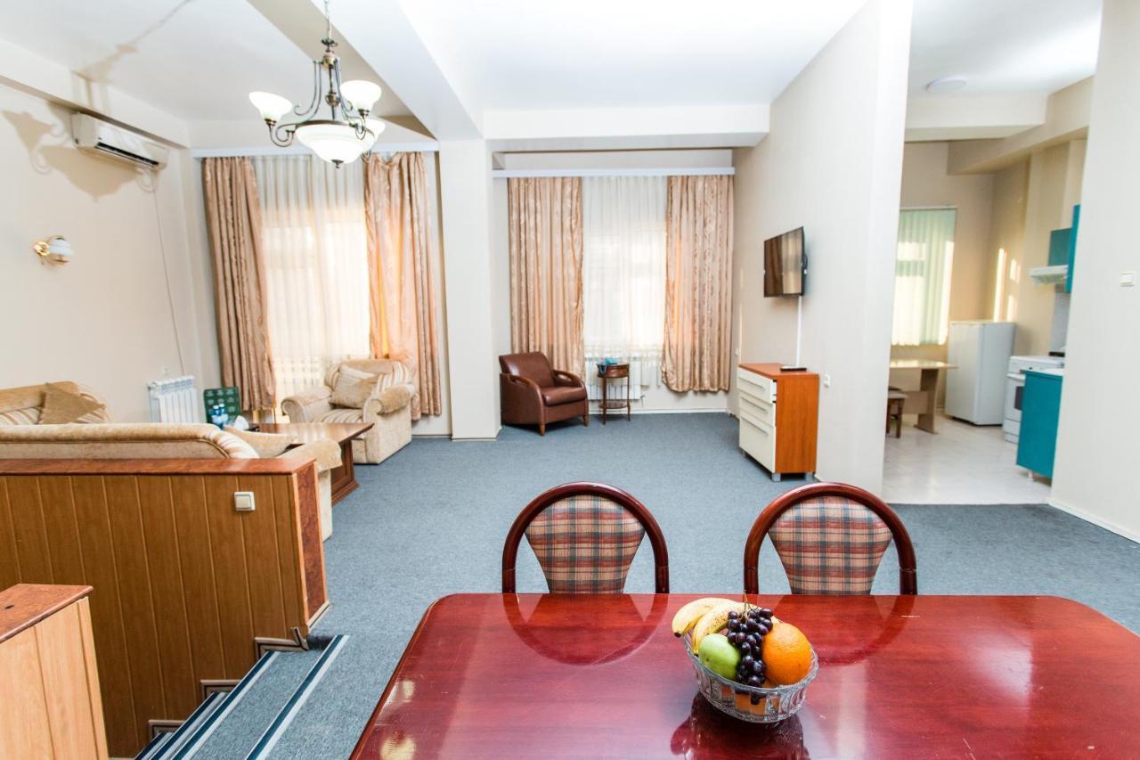 באקו Irshad Hotel מראה חיצוני תמונה