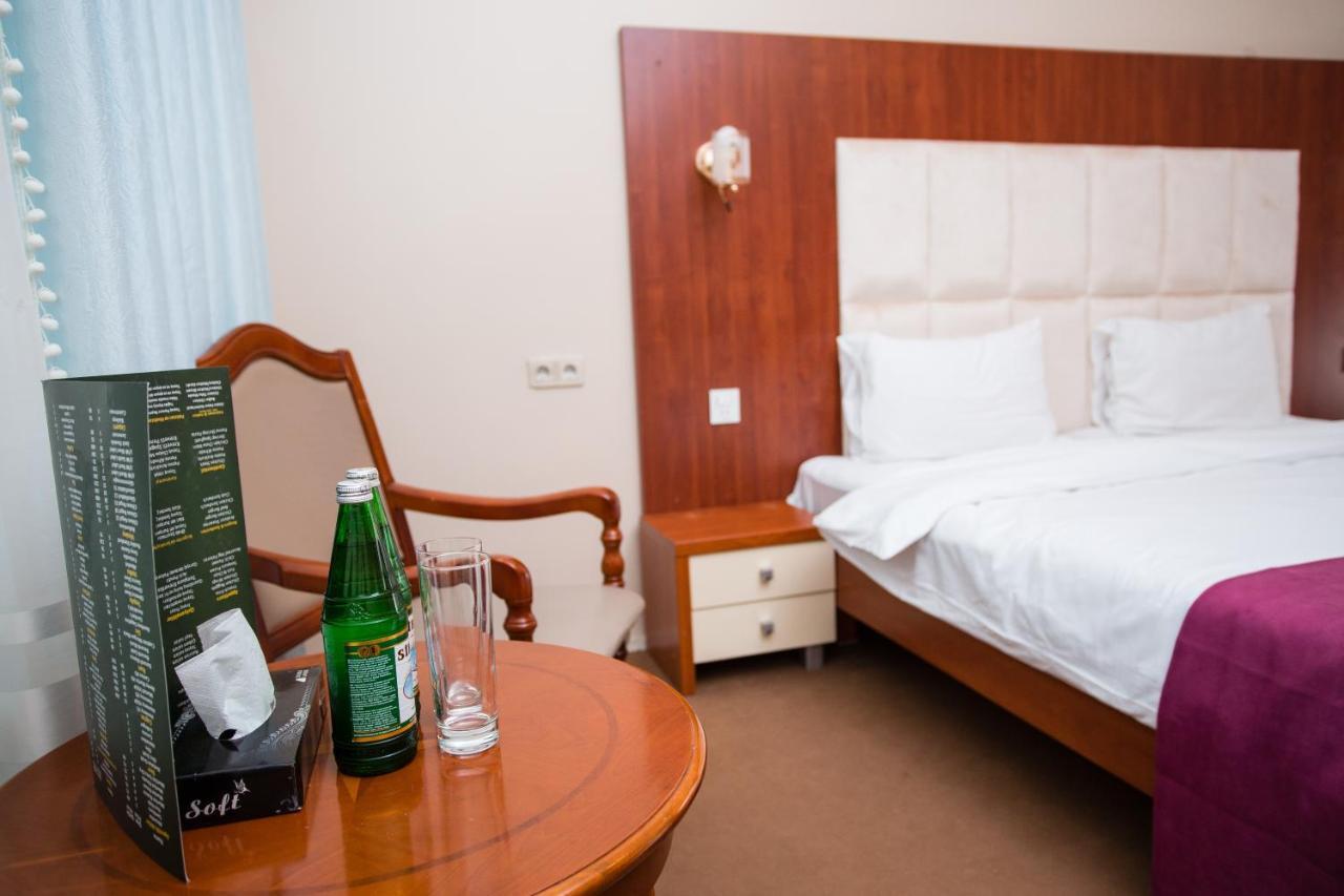 באקו Irshad Hotel מראה חיצוני תמונה